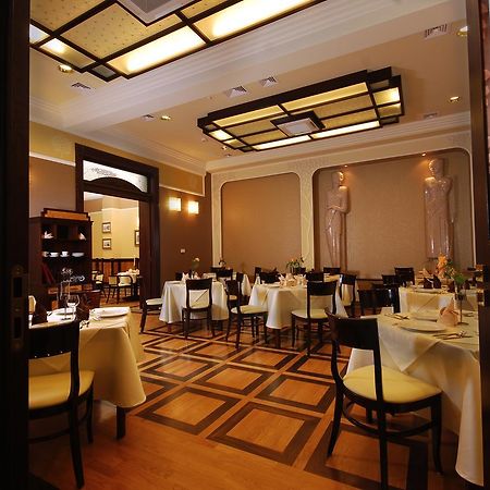 Hotel Victoria Wloclawek Bagian luar foto