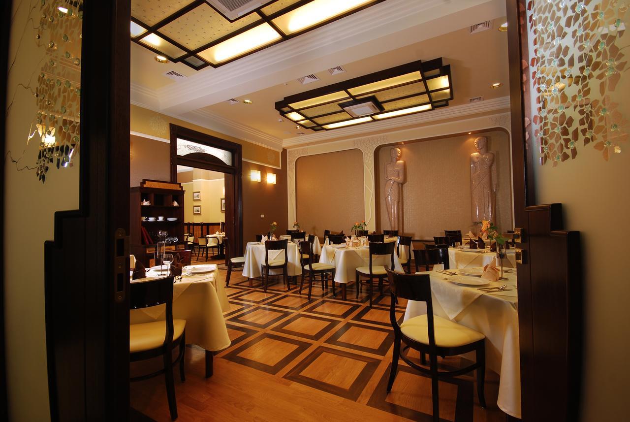 Hotel Victoria Wloclawek Bagian luar foto