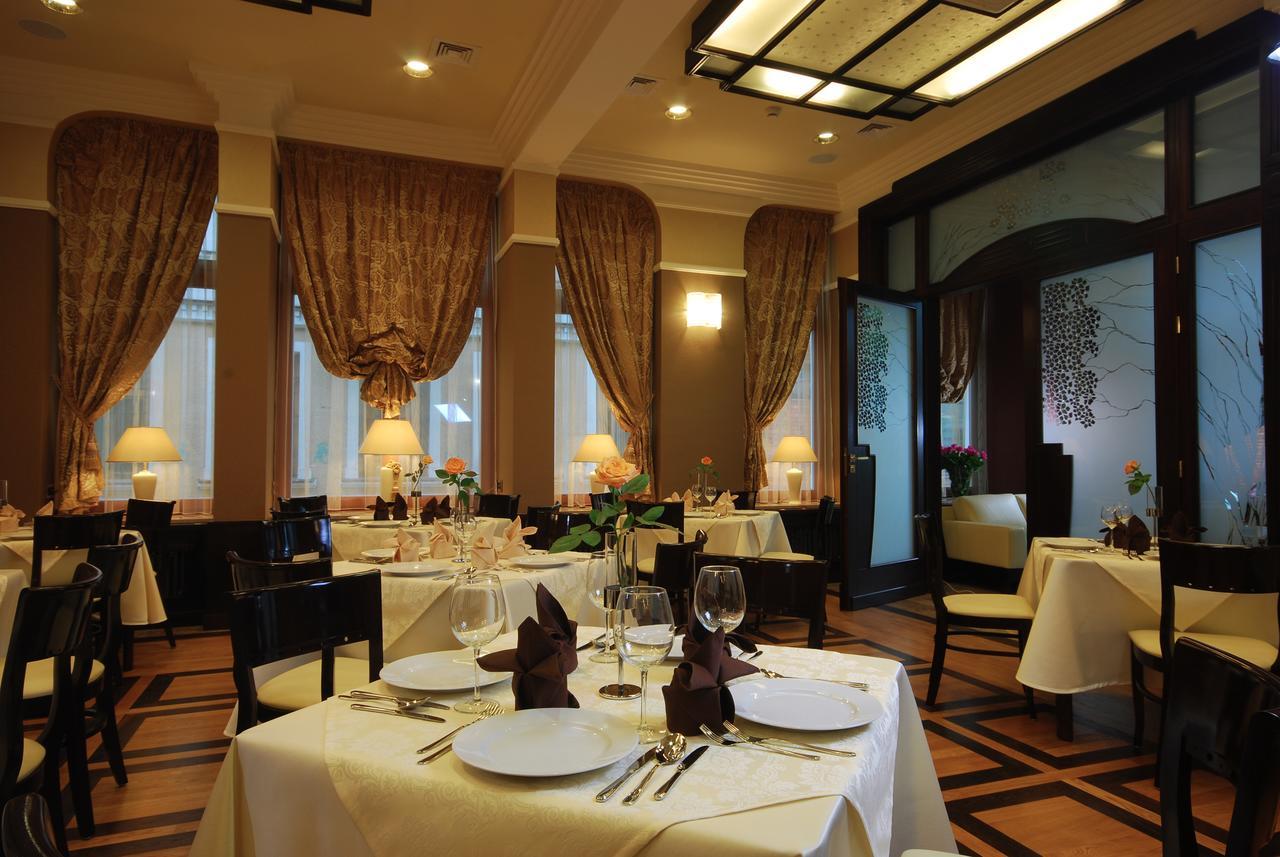 Hotel Victoria Wloclawek Bagian luar foto